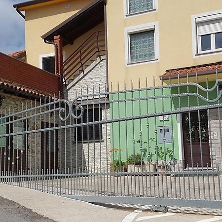 Apartment And Rooms Parus Koper Bagian luar foto