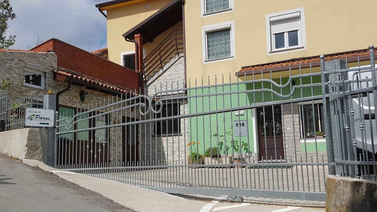 Apartment And Rooms Parus Koper Bagian luar foto
