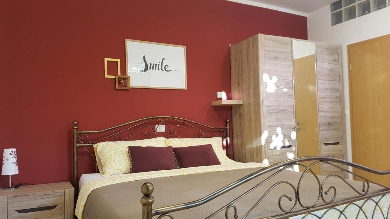 Apartment And Rooms Parus Koper Bagian luar foto