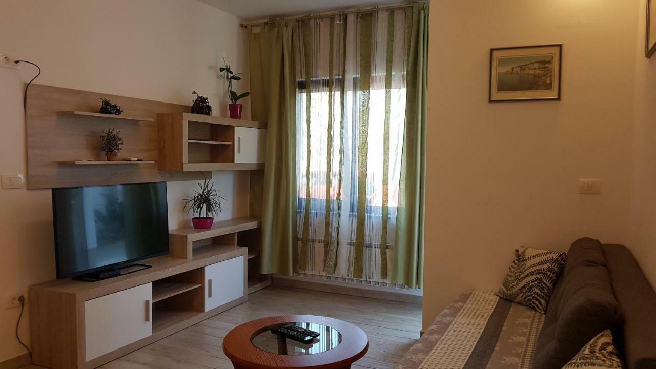 Apartment And Rooms Parus Koper Bagian luar foto